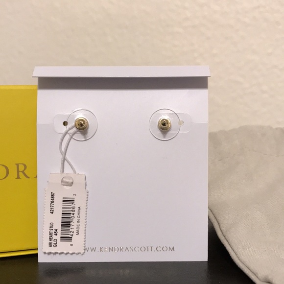 Kendra Scott Heart Studs - Picture 3 of 3